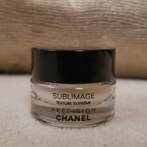 CHANEL Makeup - Chanel Essential Regenerating Cream CHANEL Makeup - Chanel Essential Regenerating Cream